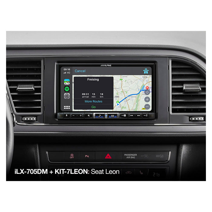 Alpine iLX-705DM installeret i Seat Leon med navigationssystemet tændt