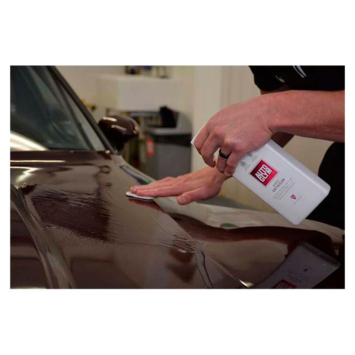 Autoglym Clay Bar Detailing Kit i brug på bilens lak