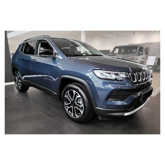 Jeep Compass II 2017 mørkeblå bil udstillet i showroom