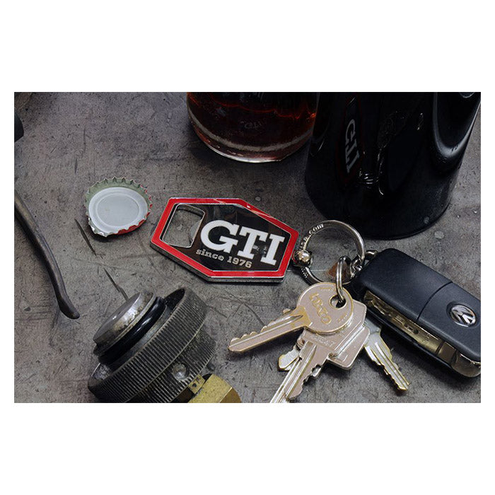 VW GTI nøglering med flaskeåbner, logo og bilnøgler
