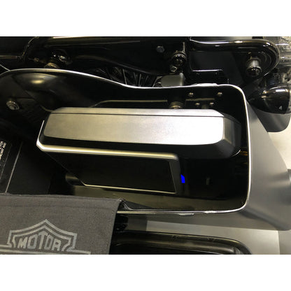 Alpine PWD-X5 DSP forstærker med aktiv subwoofer installeret i køretøj