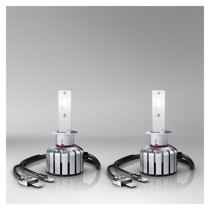 Osram Night Breaker H1 LED-pærer, to stk, med kabler på hvid baggrund