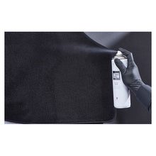 Autoglym Black Dye Tekstilspray sort 450ml sprøjtes på bilsæde