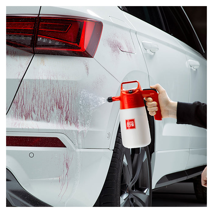 Autoglym Magma Flyverustfjerner anvendt på bilens lak, fjerner flyverust effektivt