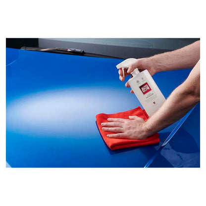 Autoglym Rapid Detailer glans genopfrisker bruges på bilens lak med mikrofiberklud.