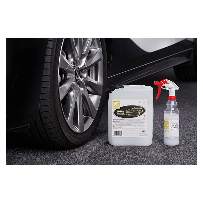 Autoglym Keramisk Coating sæt 5L med flaske og sprayflaske ved bilhjul