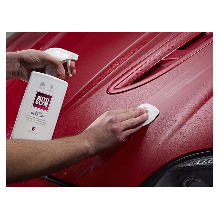 Autoglym Rapid Detailer og clay bar kit på rød billak