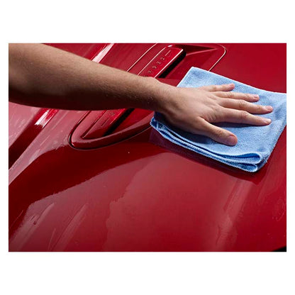Autoglym Clay Bar Detailing Kit i brug fjerner snavs på bilens røde lak