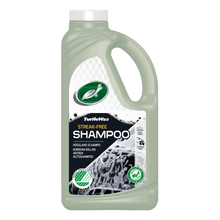 Turtle Wax Svanen biobaseret bilshampoo 1L flaske med skum og voksfinish.