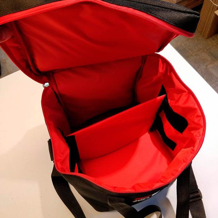 Soft99 Detailing Bag åben med rumdeler og rødt inderfor