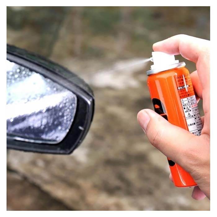 Soft99 Glaco Anti-rain spray på bilens sidespejl
