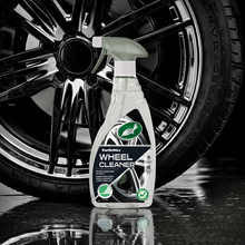 Turtle Wax Wheel Cleaner Svanen flaske foran skinnende fælge
